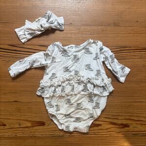 Kate Quinn white gray‎ ice skating long sleeve ruffle butt bodysuit SIZE 3-6M